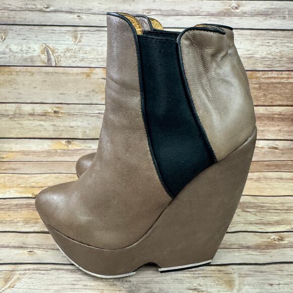 L.A.M.B. Womens Taupe Brown Leather Diva Wedge Ankle Boots Size 10M - Picture 4 of 10